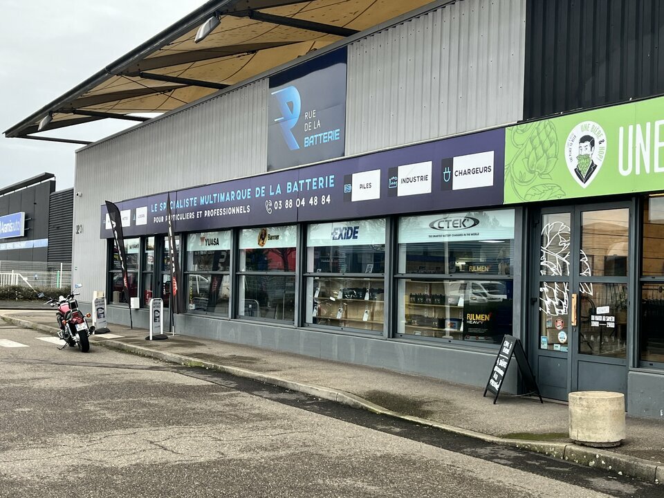 ONE DEAL LOCATION-LOCAL COMMERCIAL-SOUFFELWEYERSHEIM-67