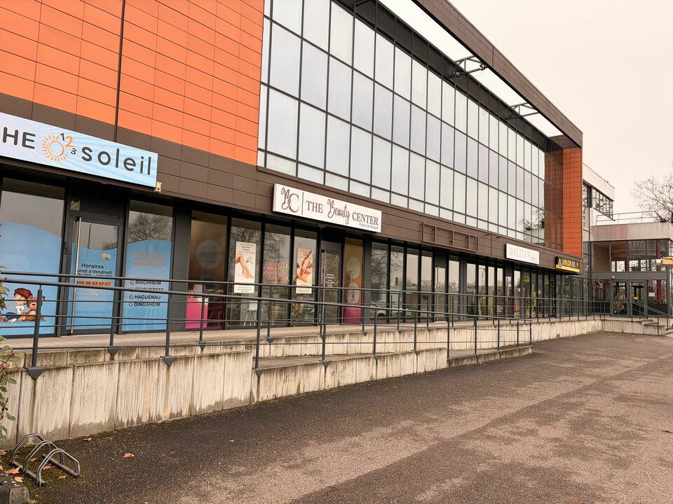 ONE DEAL LOCATION-LOCAL COMMERCIAL-BISCHHEIM-67