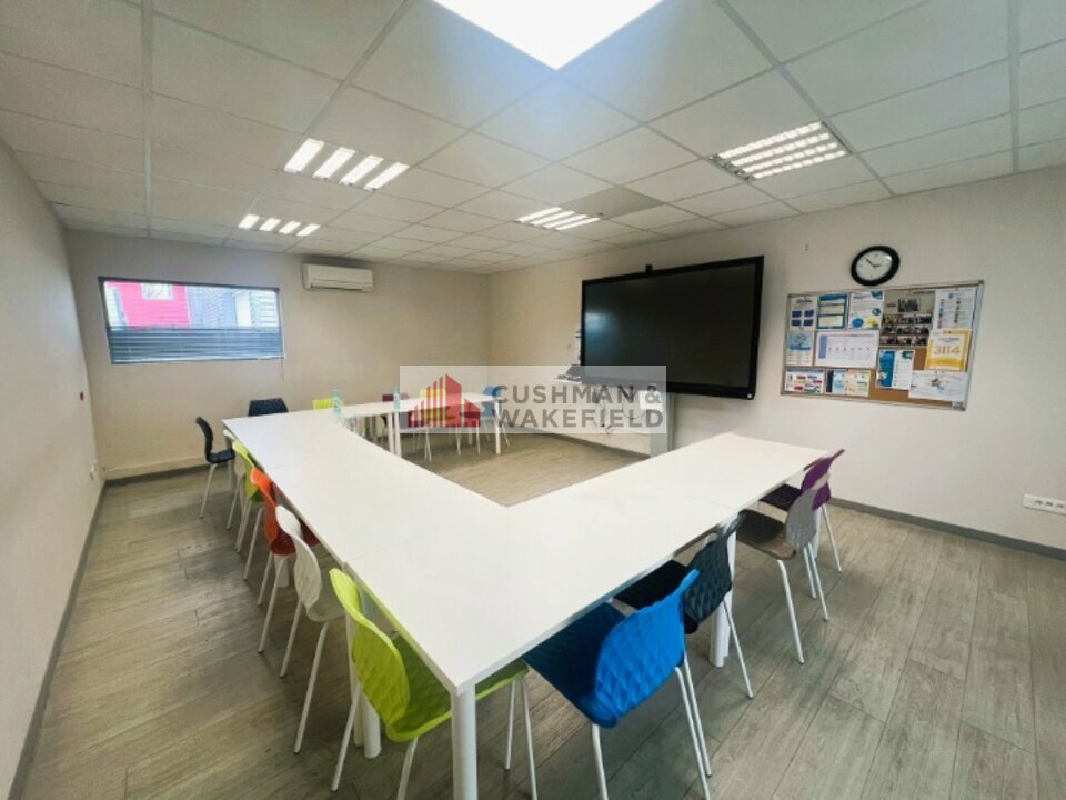 CUSHMAN WAKEFIELD NIMES LOCATION-BUREAUX-NIMES-30