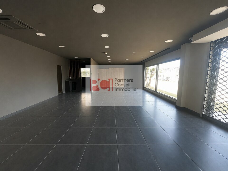 CUSHMAN WAKEFIELD NIMES LOCATION-LOCAL COMMERCIAL-NIMES-30