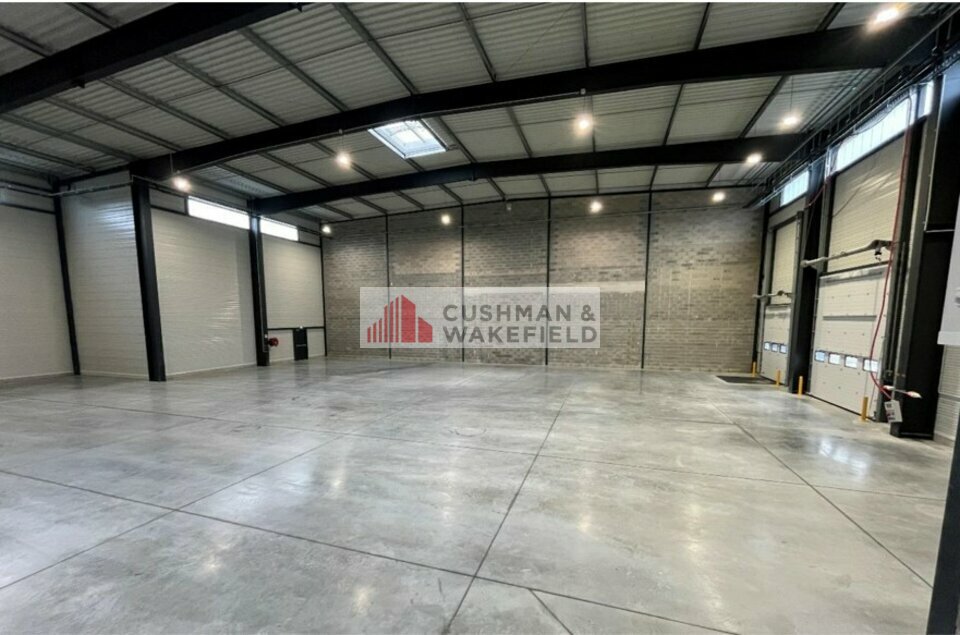 CUSHMAN WAKEFIELD NIMES LOCATION-ENTREPOT-NIMES-30