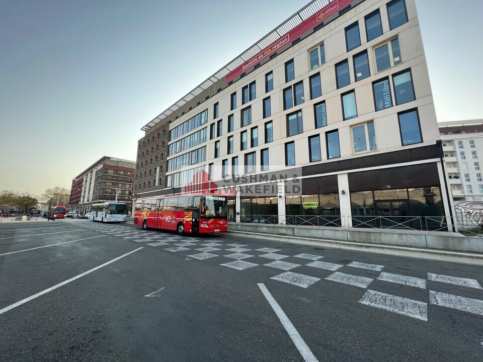 CUSHMAN WAKEFIELD NIMES LOCATION-LOCAL COMMERCIAL-NIMES-30