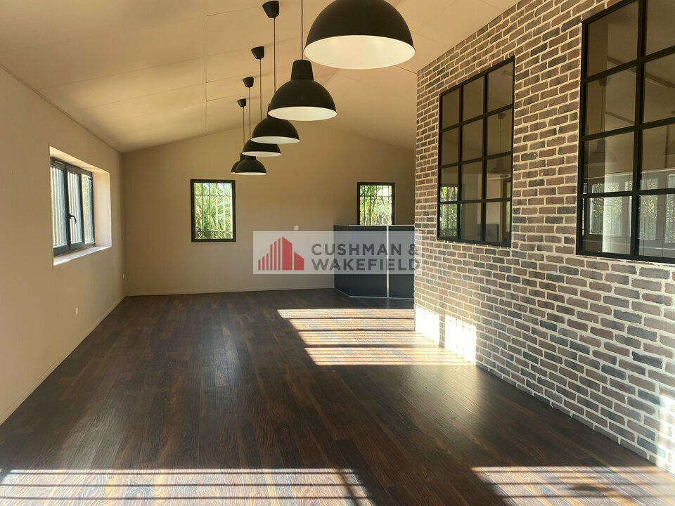 CUSHMAN WAKEFIELD NIMES LOCATION-LOCAL COMMERCIAL-MARGUERITTES-30