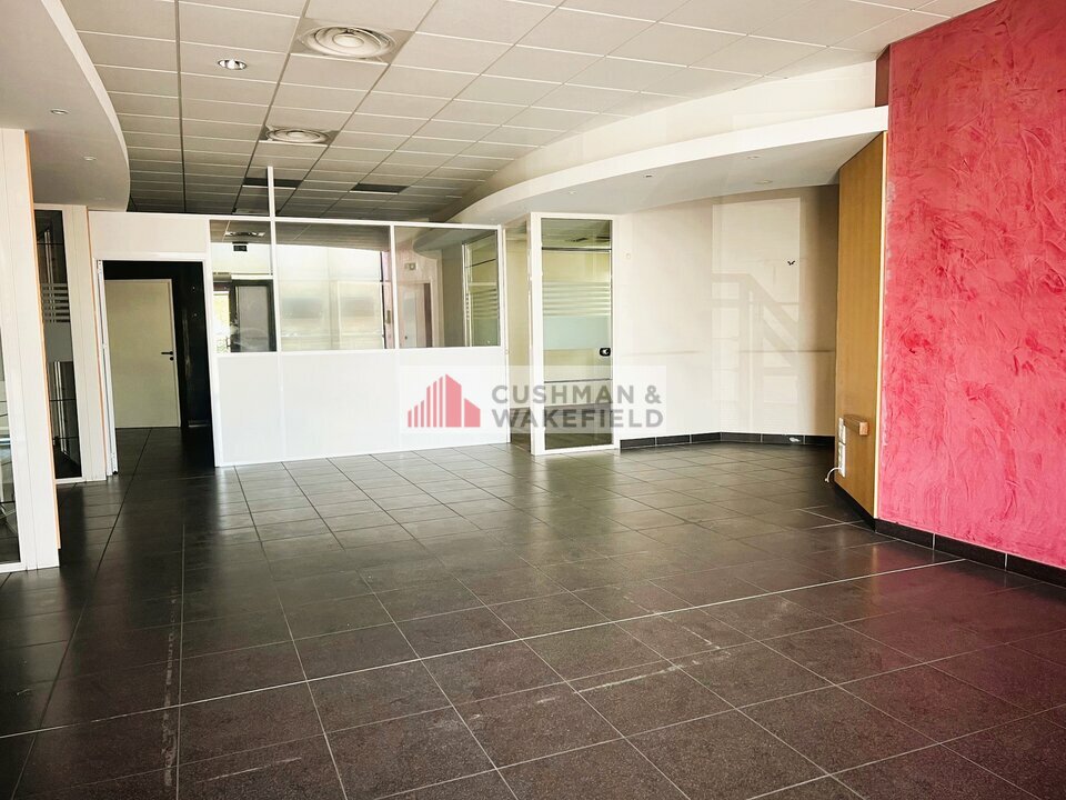 CUSHMAN WAKEFIELD NIMES LOCATION-LOCAL COMMERCIAL-NIMES-30