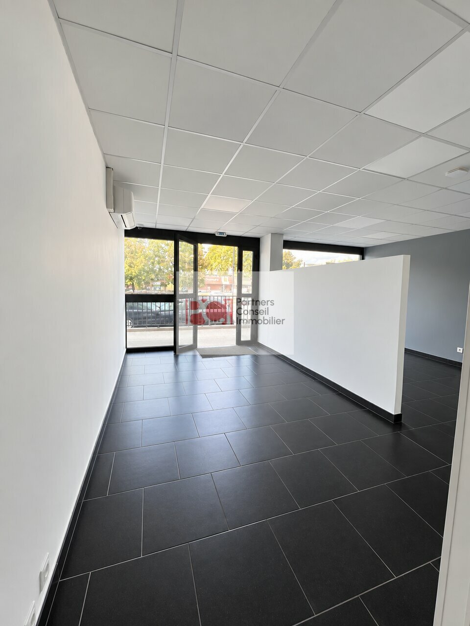 CUSHMAN WAKEFIELD NIMES LOCATION-LOCAL COMMERCIAL-NIMES-30