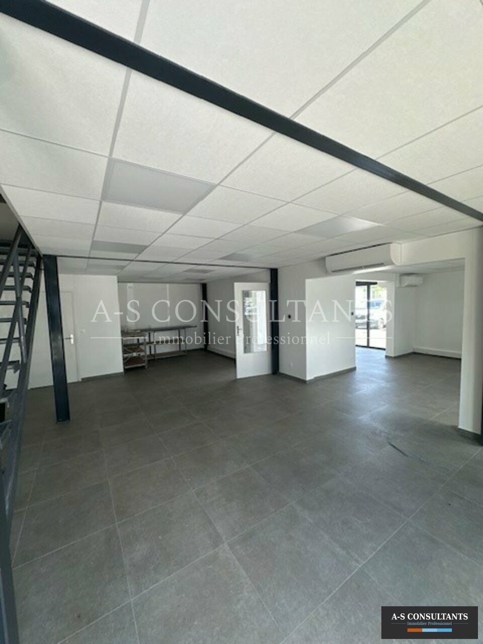 A-S CONSULTANTS LOCATION-LOCAL COMMERCIAL-CHAMBERY-73