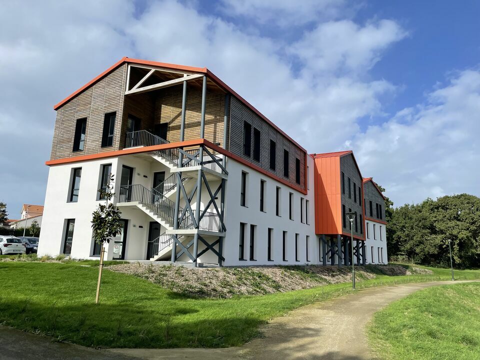 LAMOTTE ENTREPRISES   COMMERCES VENTE-BUREAUX-PORNIC-44