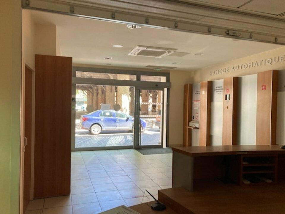 FRANCE TRANSACTIONS LOCATION-LOCAL COMMERCIAL-GRENADE-31
