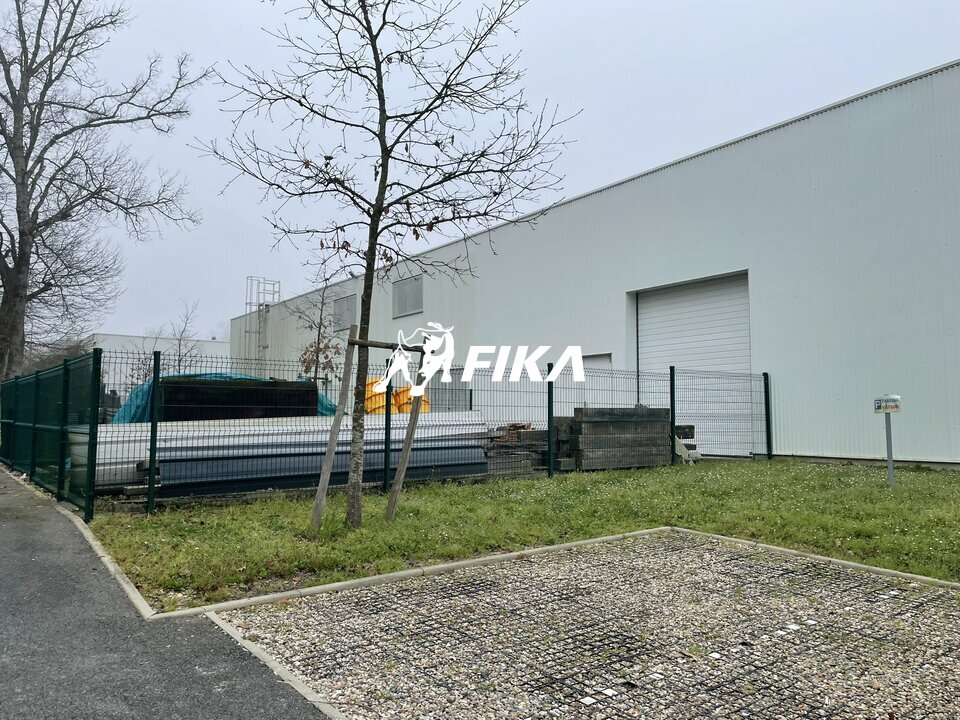 FIKA VENTE-LOCAL D'ACTIVITE-LE_TAILLAN_MEDOC-33