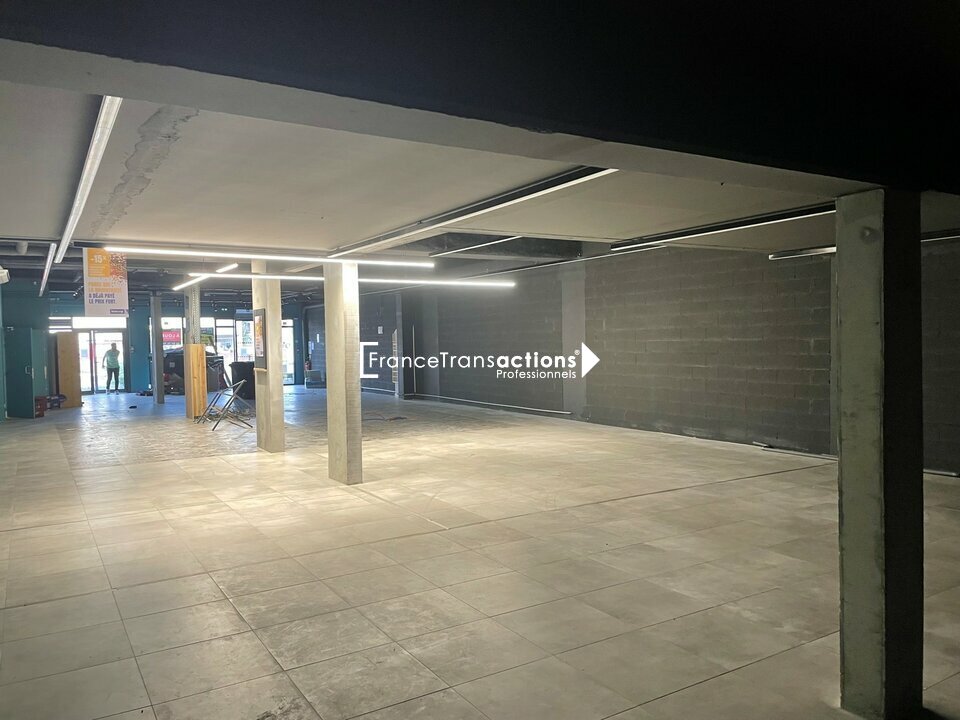FRANCE TRANSACTIONS LOCATION-LOCAL COMMERCIAL-AUCAMVILLE-31