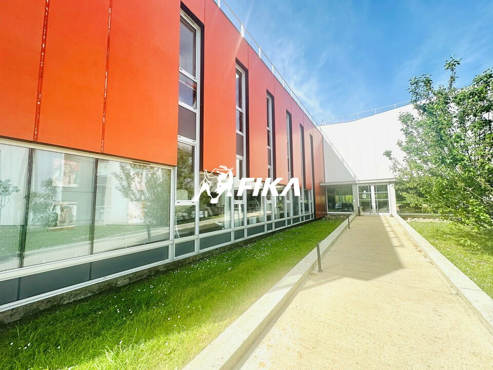 FIKA LOCATION-BUREAUX-CANEJAN-33