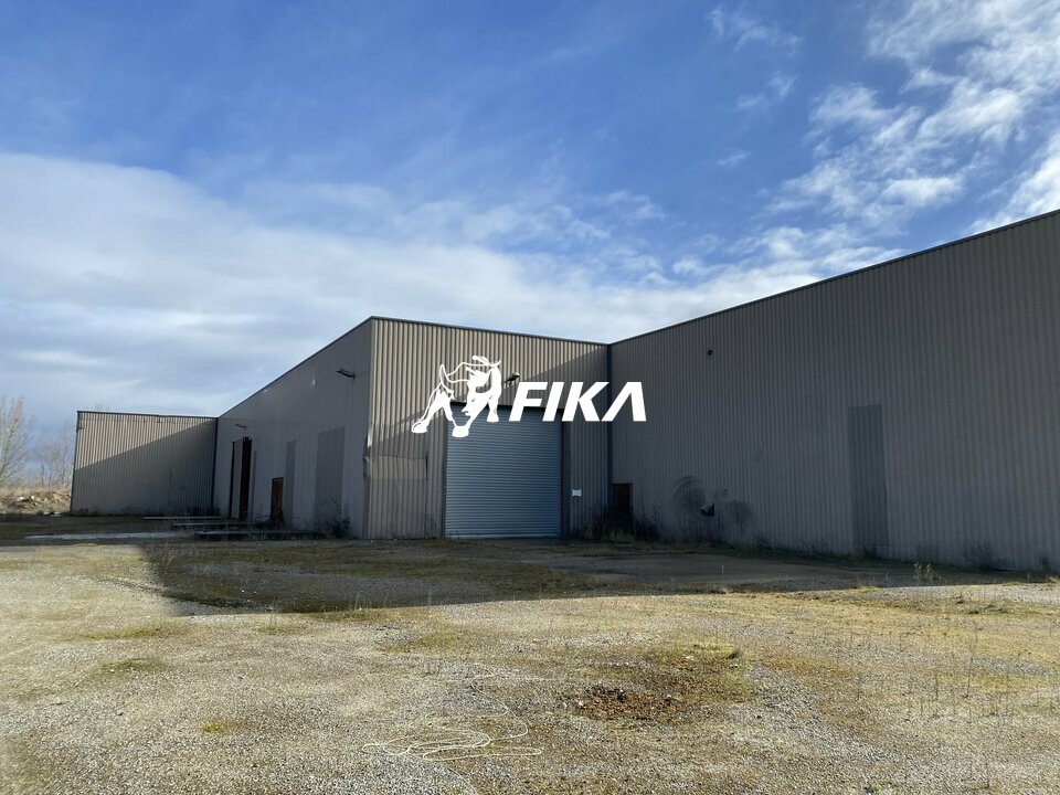 FIKA LOCATION-ENTREPOT-SAINT_ELIX_LE_CHATEAU-31