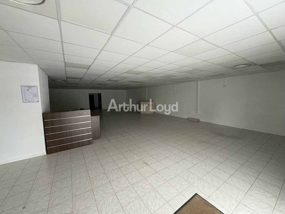 ARTHUR LOYD REIMS LOCATION-LOCAL COMMERCIAL-PIERRY-51
