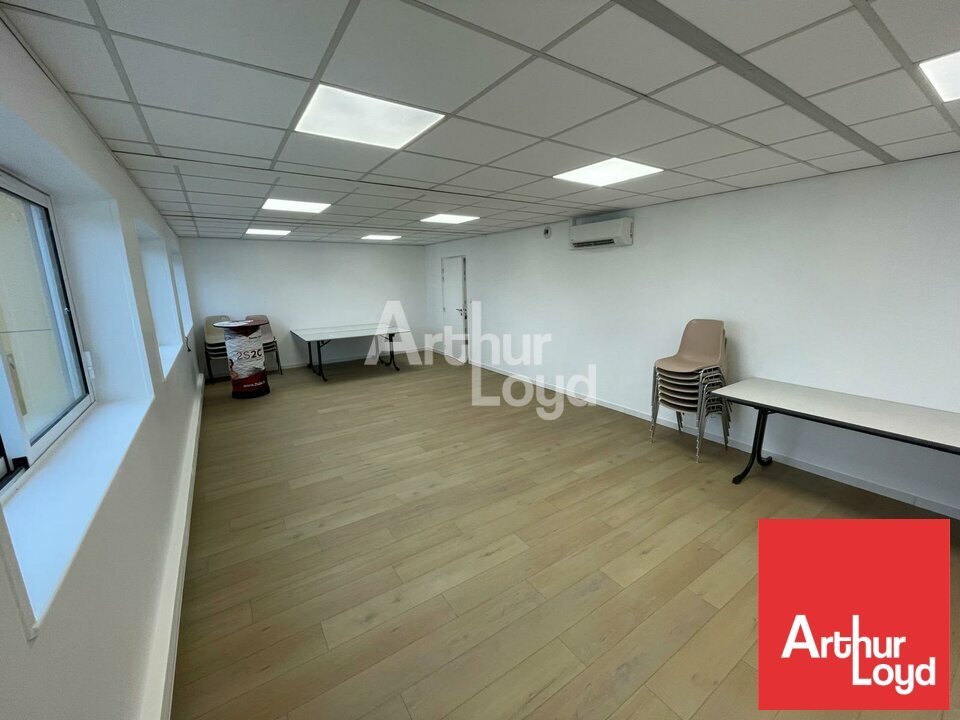 ARTHUR LOYD POITOU VENDEE LOCATION-BUREAUX-LES_ESSARTS-85