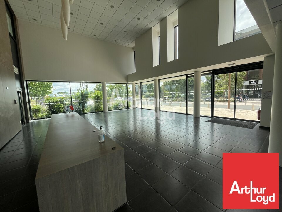 ARTHUR LOYD POITOU VENDEE LOCATION-BUREAUX-CHASSENEUIL_DU_POITOU-86