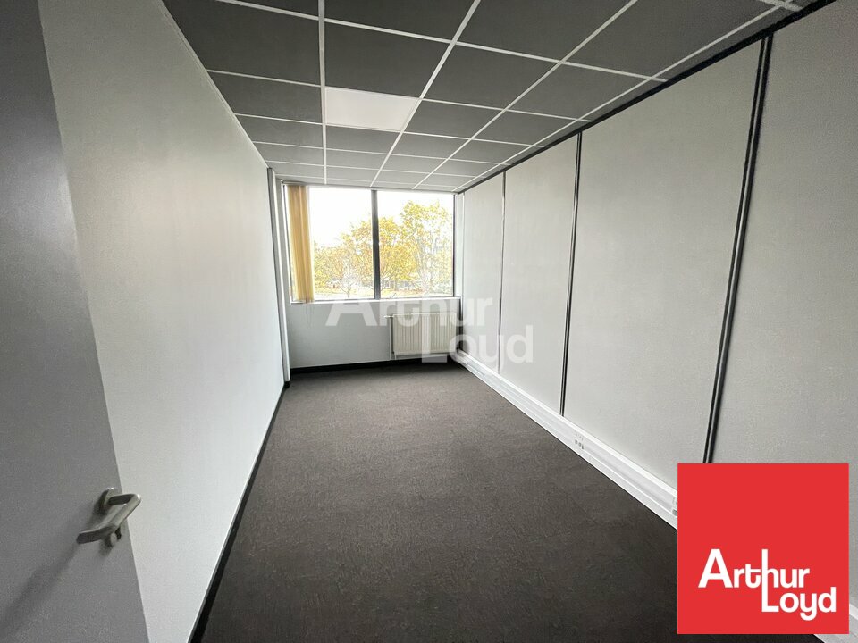 ARTHUR LOYD POITOU VENDEE LOCATION-BUREAUX-CHASSENEUIL_DU_POITOU-86