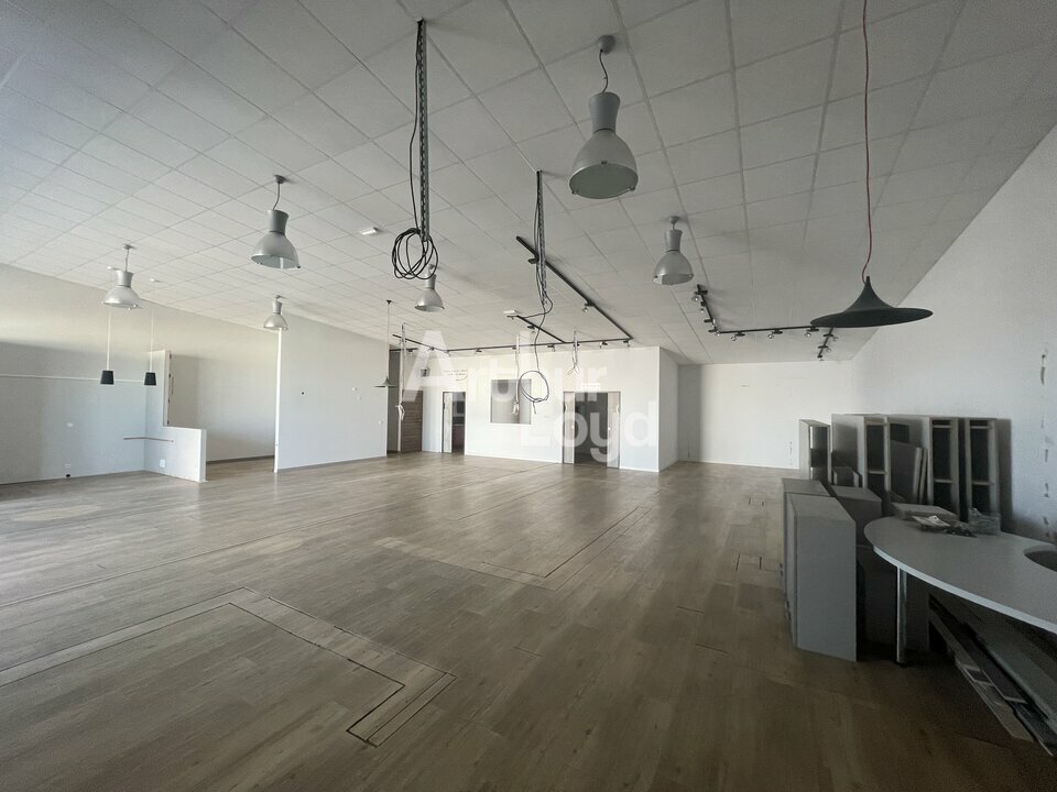 ARTHUR LOYD POITOU VENDEE LOCATION-BUREAUX-POITIERS-86