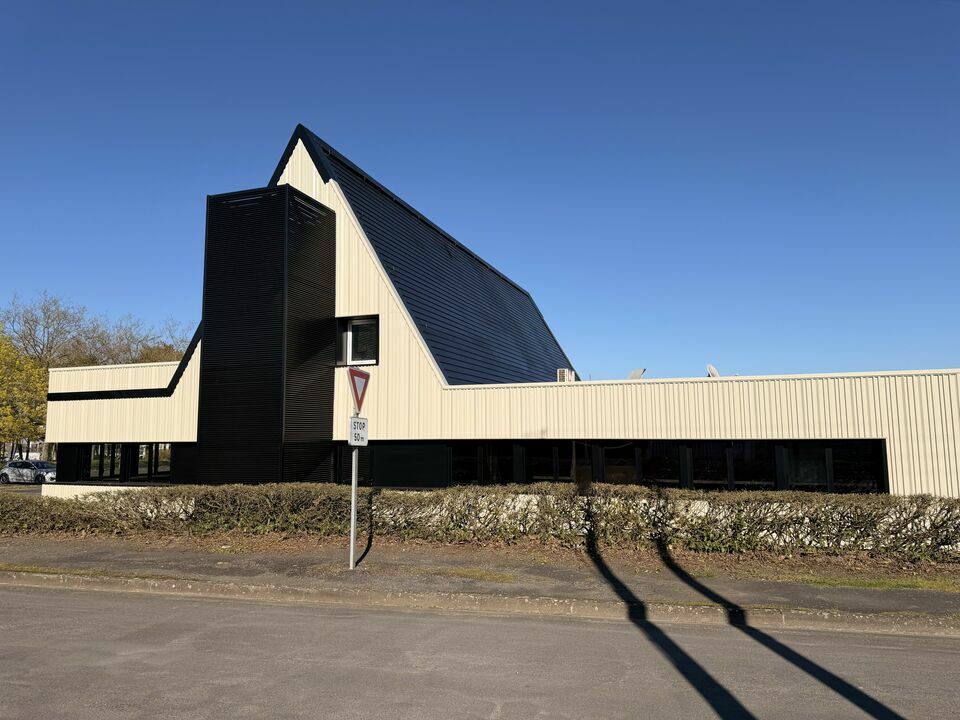 ARTHUR LOYD POITOU VENDEE VENTE-BUREAUX-POITIERS-86