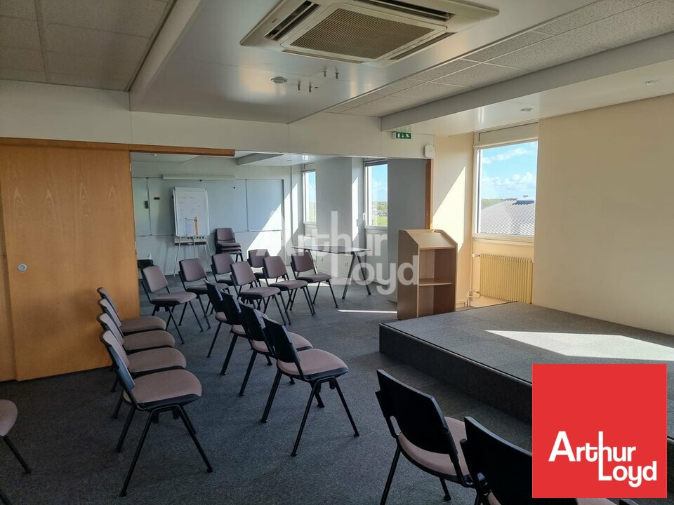 ARTHUR LOYD POITOU VENDEE LOCATION-BUREAUX-MOUILLERON-LE-CAPTIF-85