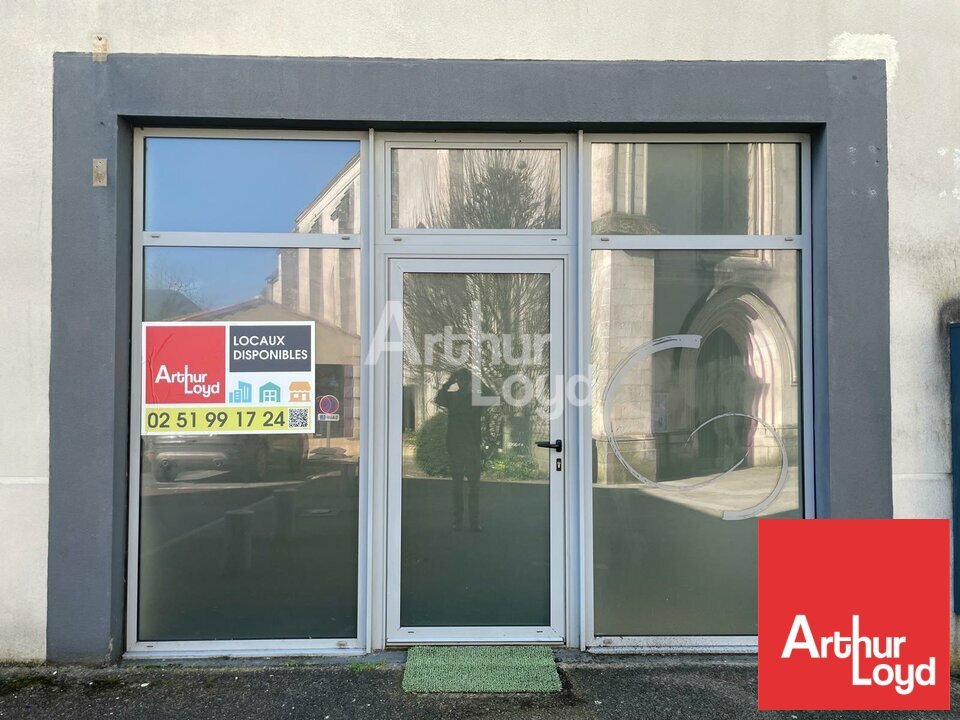 ARTHUR LOYD POITOU VENDEE VENTE-LOCAL COMMERCIAL-CHANTONNAY-85