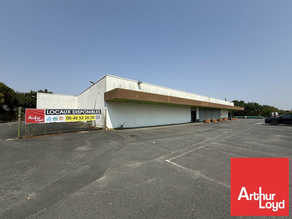 ARTHUR LOYD POITOU VENDEE LOCATION-LOCAL COMMERCIAL-BLANZAC-LES-MATHA-17