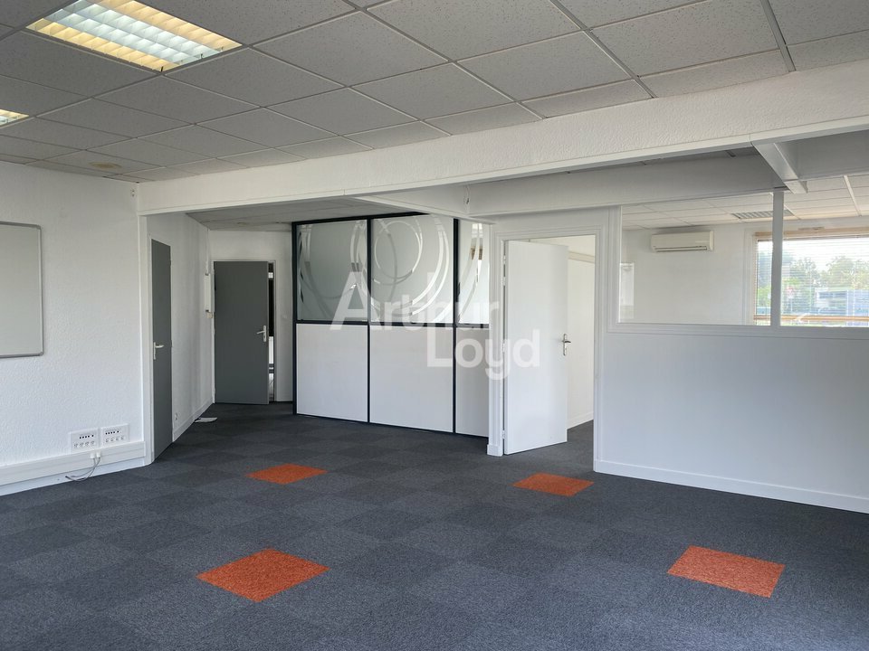 ARTHUR LOYD POITOU VENDEE LOCATION-BUREAUX-JAUNAY_CLAN-86