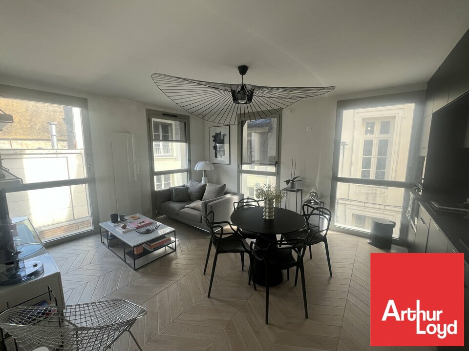 ARTHUR LOYD POITOU VENDEE VENTE-BUREAUX-POITIERS-86