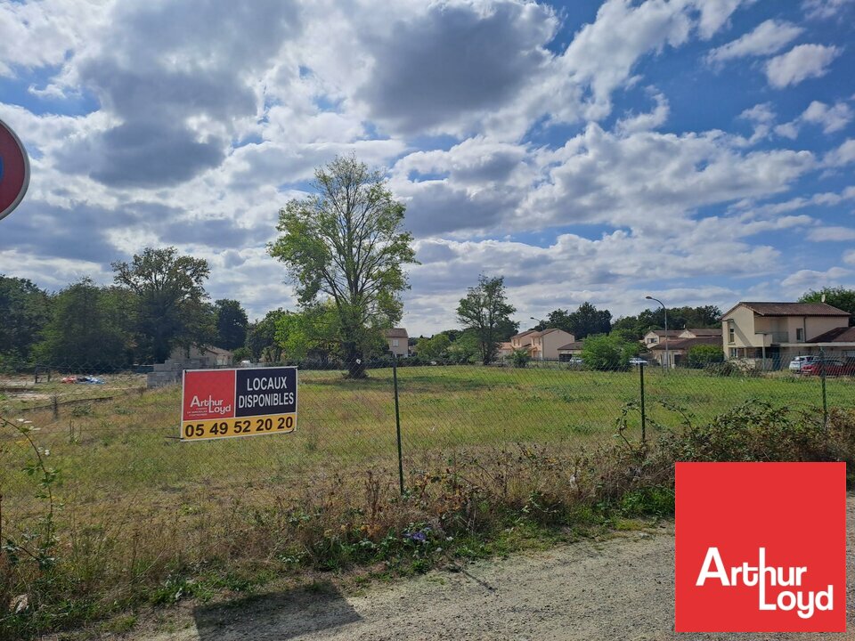 ARTHUR LOYD POITOU VENDEE VENTE-TERRAIN-NAINTRE-86