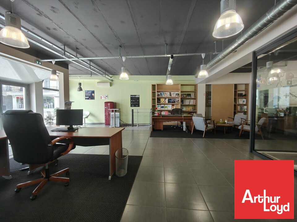 ARTHUR LOYD POITOU VENDEE VENTE-BUREAUX-POITIERS-86