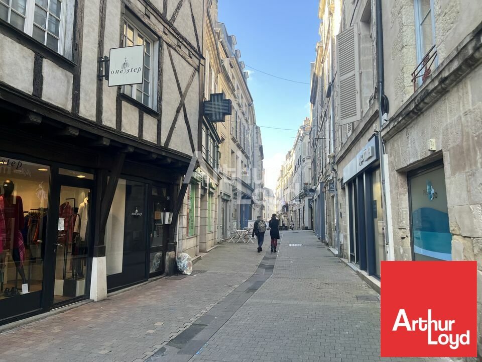 ARTHUR LOYD POITOU VENDEE VENTE-LOCAL COMMERCIAL-POITIERS-86