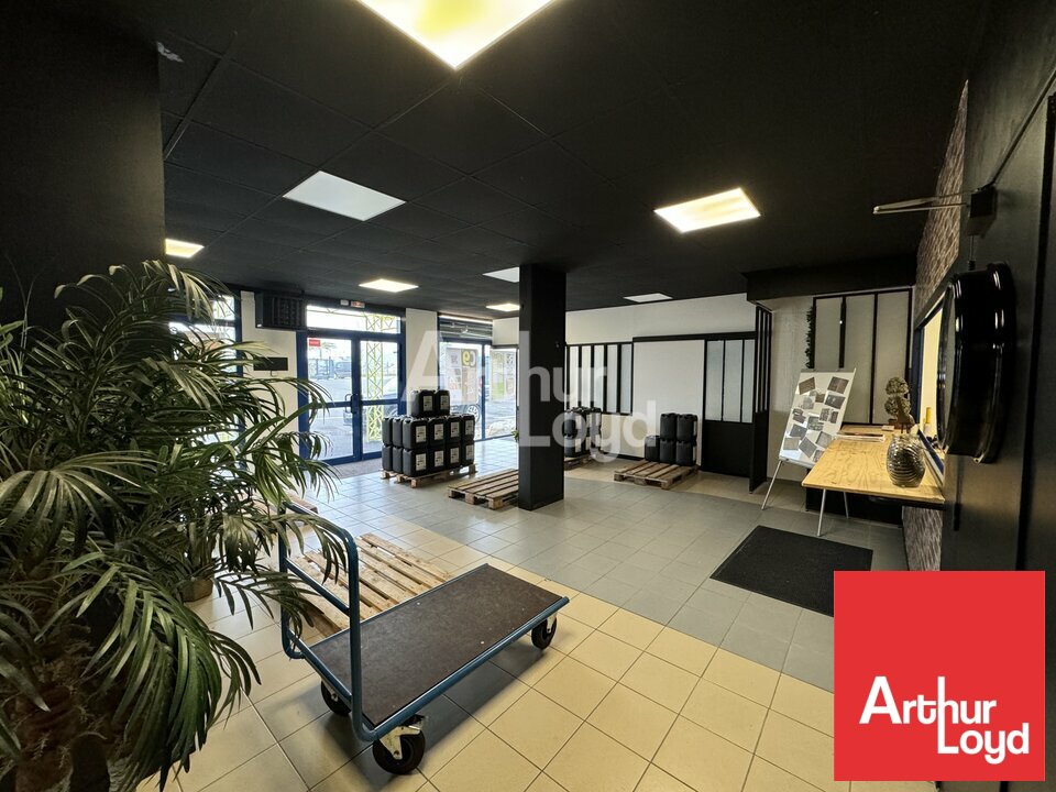ARTHUR LOYD POITOU VENDEE VENTE-LOCAL D'ACTIVITE-CHAURAY-79
