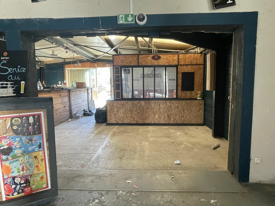 ARTHUR LOYD POITOU VENDEE VENTE-LOCAL D'ACTIVITE-AZAY_LE_BRULE-79