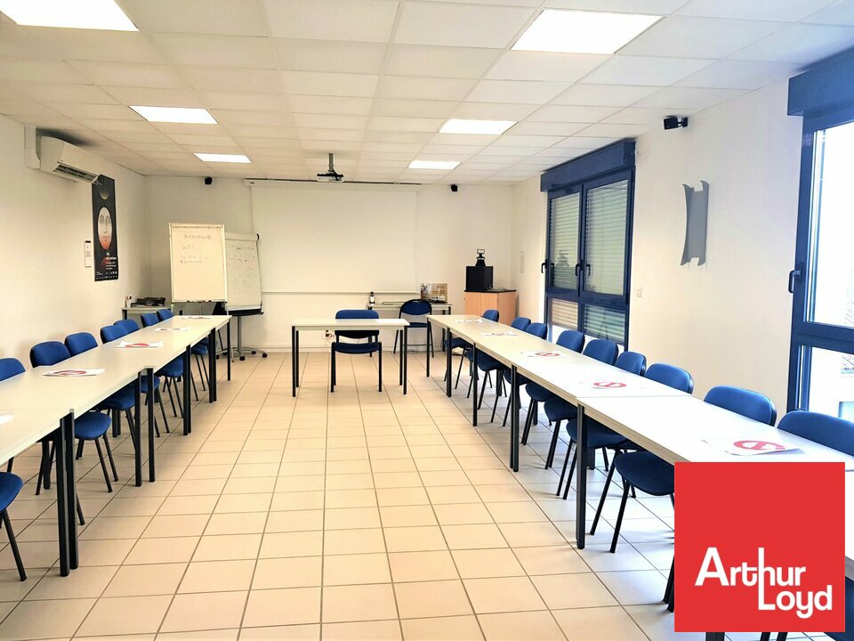 ARTHUR LOYD POITOU VENDEE VENTE-BUREAUX-POITIERS-86
