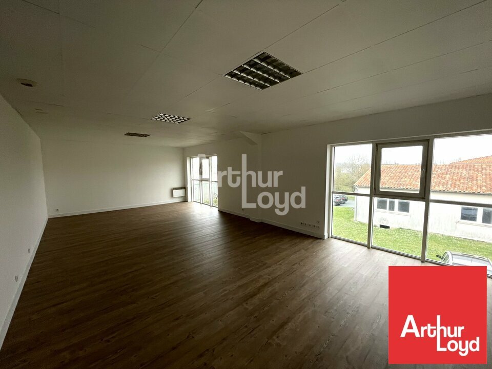 ARTHUR LOYD POITOU VENDEE LOCATION-BUREAUX-VIVONNE-86