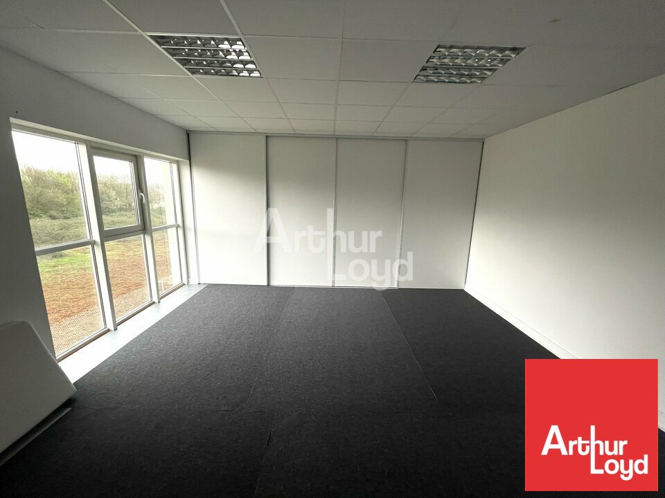 ARTHUR LOYD POITOU VENDEE LOCATION-BUREAUX-VIVONNE-86