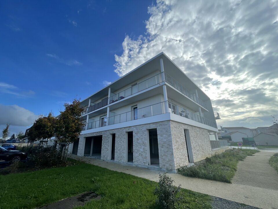 ARTHUR LOYD POITOU VENDEE VENTE-BUREAUX-SAINT_BENOIT-86