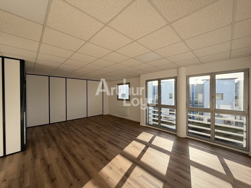 ARTHUR LOYD POITOU VENDEE VENTE-BUREAUX-JAUNAY_CLAN-86