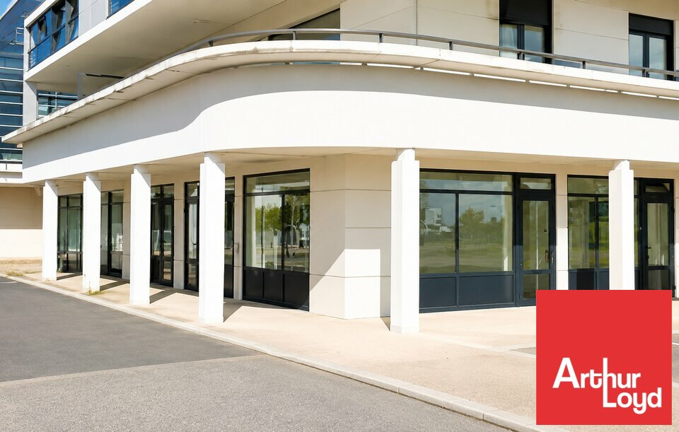 ARTHUR LOYD POITOU VENDEE LOCATION-LOCAL COMMERCIAL-LA_ROCHELLE-17