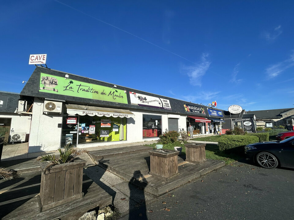 ARTHUR LOYD POITOU VENDEE LOCATION-LOCAL COMMERCIAL-JAUNAY_CLAN-86