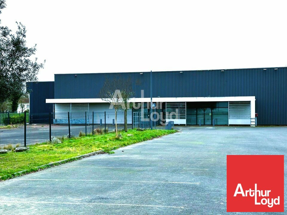 ARTHUR LOYD POITOU VENDEE VENTE-LOCAL COMMERCIAL-MONTAIGU-85