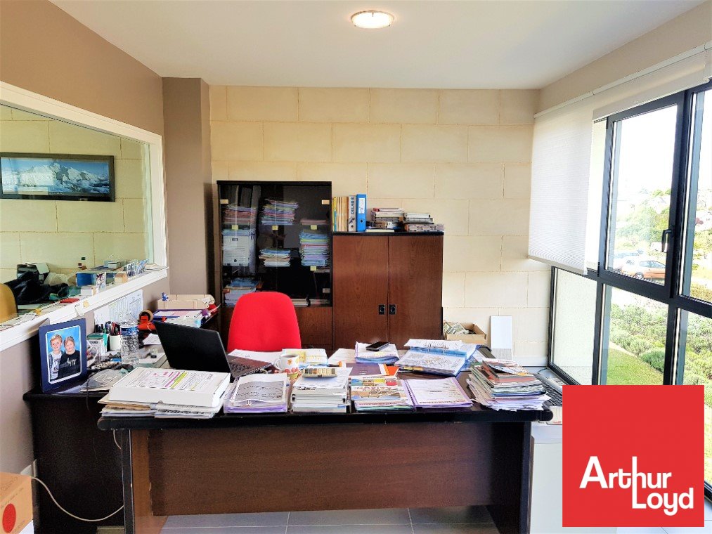ARTHUR LOYD POITOU VENDEE LOCATION-BUREAUX-SAINT_GEORGES_LES_BAILLARGEAUX-86