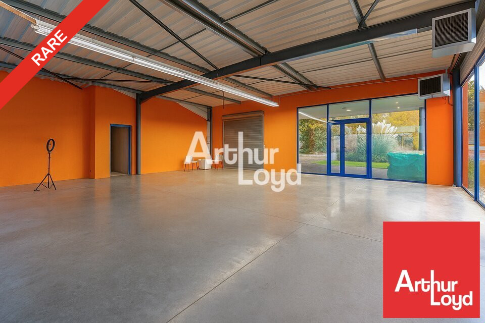 ARTHUR LOYD POITOU VENDEE LOCATION-LOCAL COMMERCIAL-LA_CHAIZE-LE-VICOMTE-85