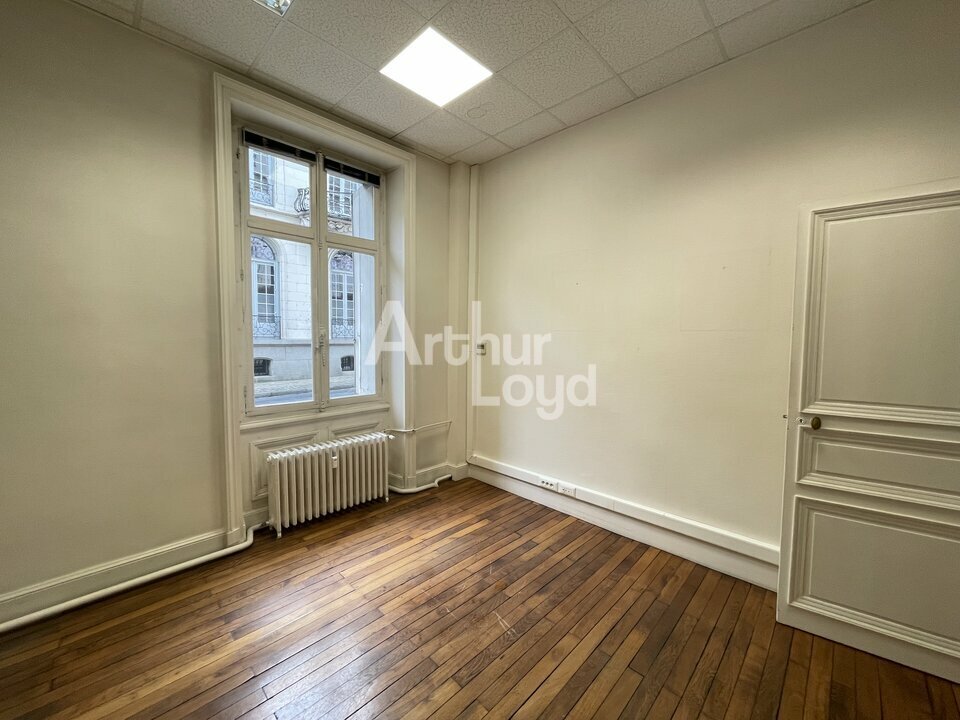 ARTHUR LOYD POITOU VENDEE LOCATION-BUREAUX-POITIERS-86