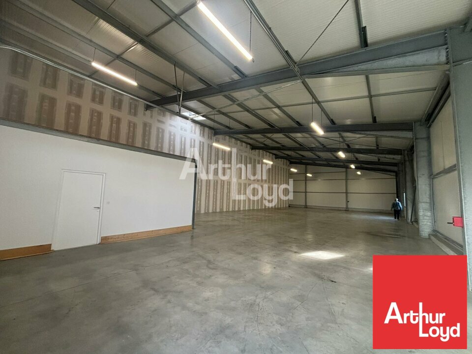 ARTHUR LOYD POITOU VENDEE LOCATION-LOCAL D'ACTIVITE-SOULLANS-85