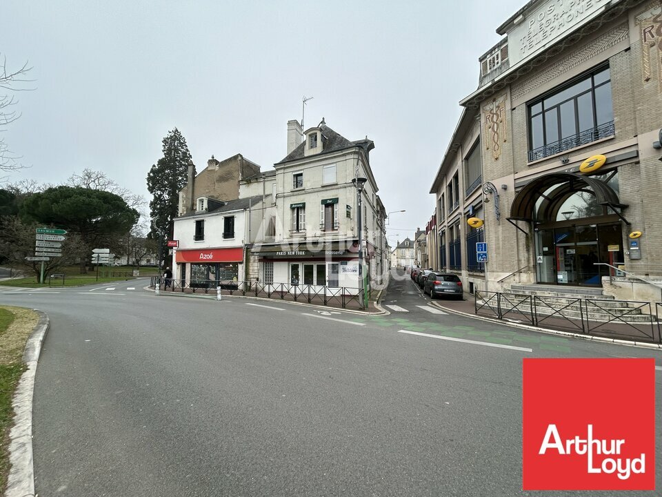 ARTHUR LOYD POITOU VENDEE VENTE-IMMEUBLE-CHATELLERAULT-86