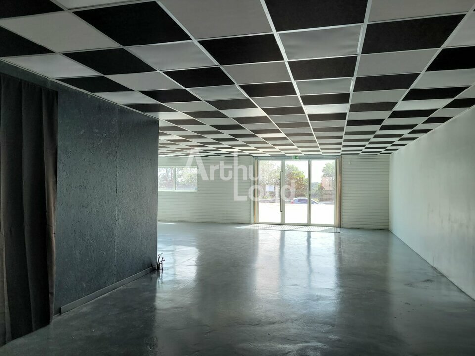 ARTHUR LOYD POITOU VENDEE LOCATION-LOCAL D'ACTIVITE-AUBIGNY-LES_CLOUZEAUX-85