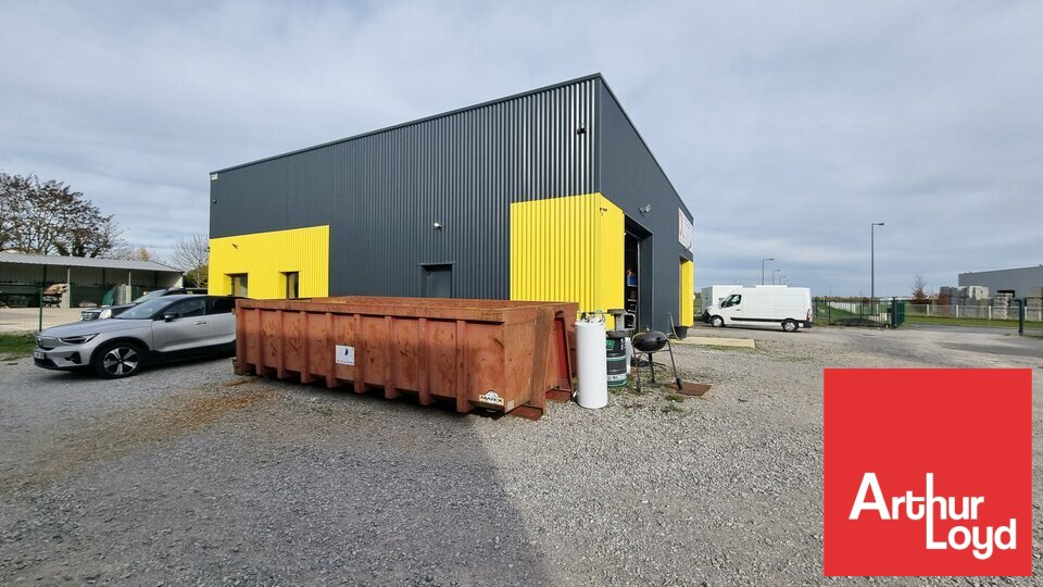 ARTHUR LOYD POITOU VENDEE LOCATION-LOCAL D'ACTIVITE-VOUILLE-86