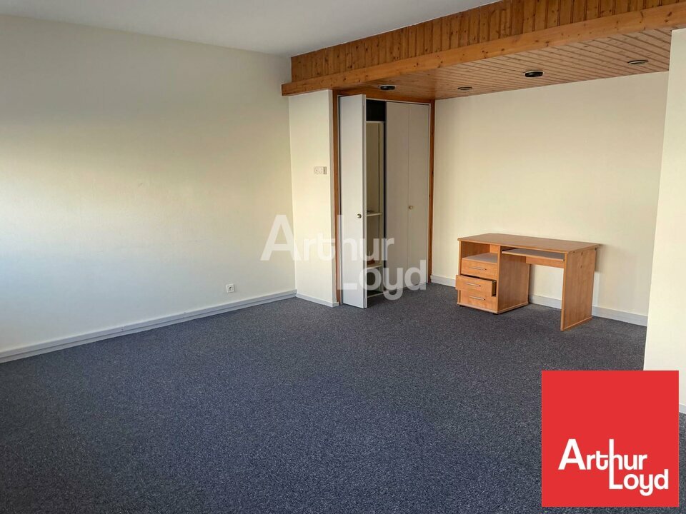 ARTHUR LOYD POITOU VENDEE LOCATION-LOCAL COMMERCIAL-LA_ROCHE_SUR_YON-85
