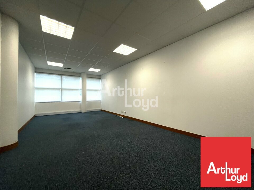 ARTHUR LOYD POITOU VENDEE LOCATION-BUREAUX-CHASSENEUIL_DU_POITOU-86