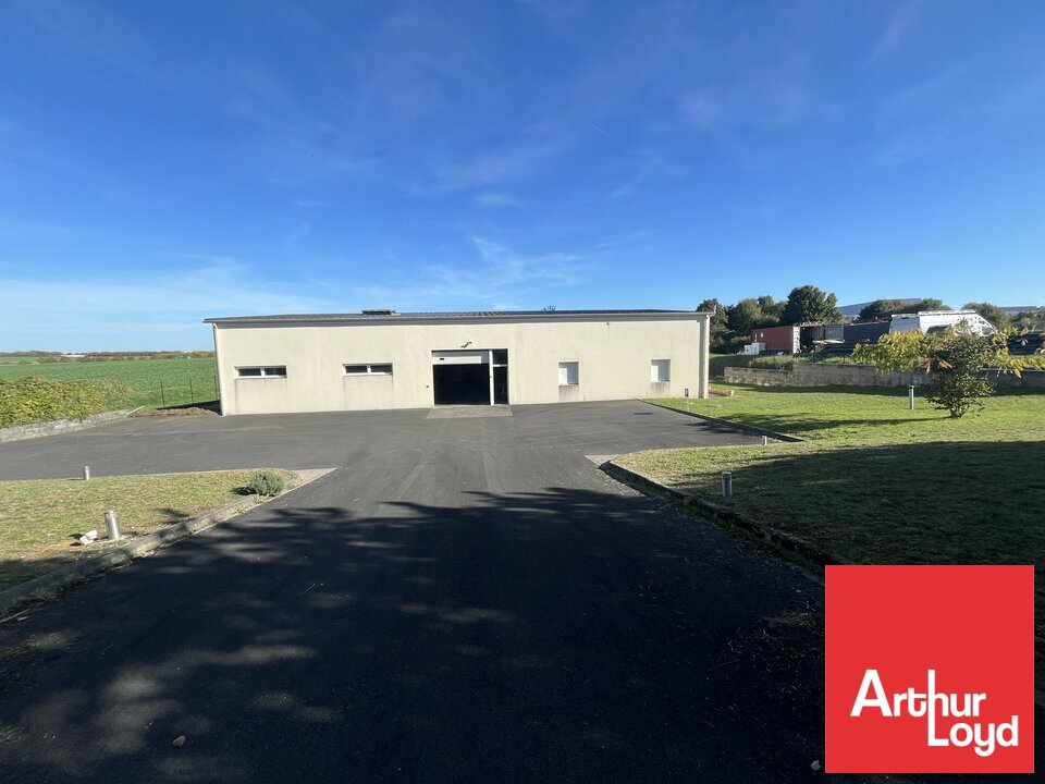 ARTHUR LOYD POITOU VENDEE VENTE-LOCAL D'ACTIVITE-FRANCOIS-79